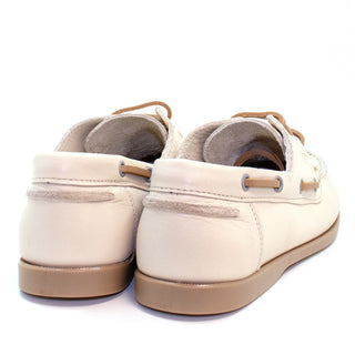 ZAPATO NAUTICO CALYPSO EN PIEL NAPA CREMA